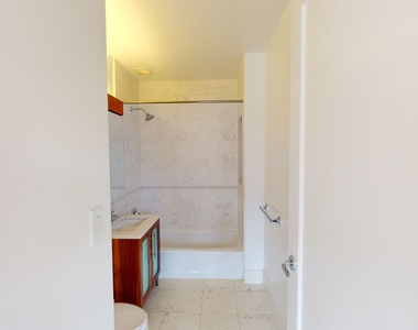 808 Columbus Ave - Photo Thumbnail 3