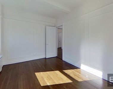 156 East 37th Street - Photo Thumbnail 3