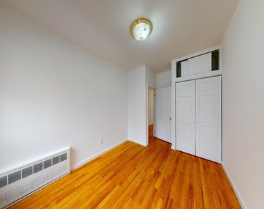 417 East 65th Street - Photo Thumbnail 2
