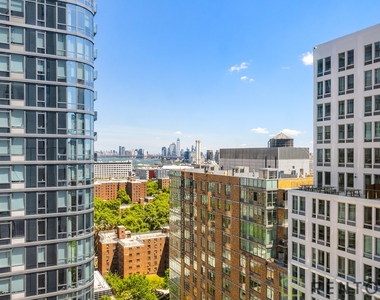 106 Fleet Place - Photo Thumbnail 3