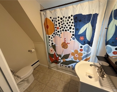 104 Orchard Avenue - Photo Thumbnail 9