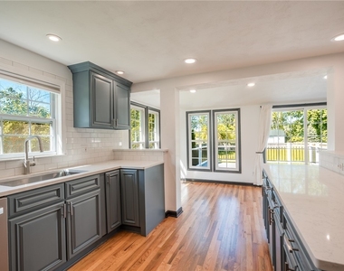 8403 Gaskin Road - Photo Thumbnail 10