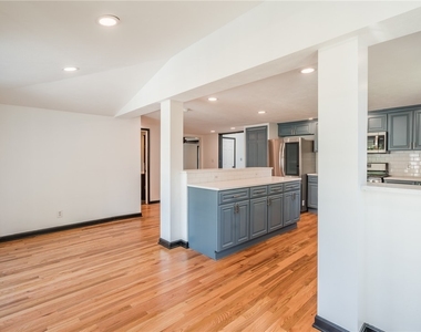 8403 Gaskin Road - Photo Thumbnail 13