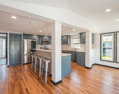8403 Gaskin Road - Photo Thumbnail 9