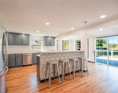 8403 Gaskin Road - Photo Thumbnail 7