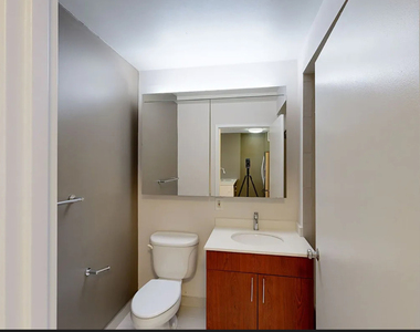 West 21st Street - Photo Thumbnail 6