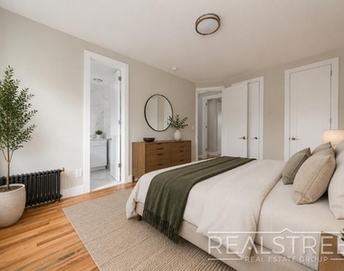 85 Eastern Parkway - Photo Thumbnail 6