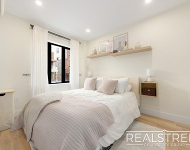 1406 Lincoln Pl - Photo Thumbnail 4