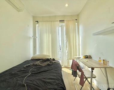 1530 Putnam Avenue - Photo Thumbnail 5