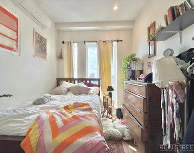 1530 Putnam Avenue - Photo Thumbnail 4