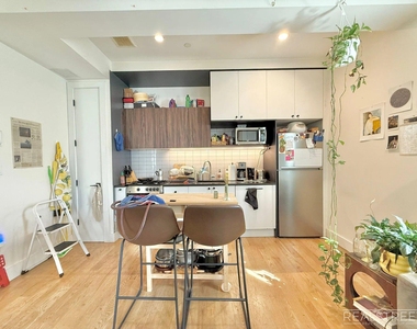 1530 Putnam Avenue - Photo Thumbnail 1