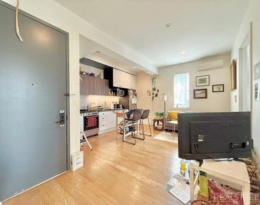 1530 Putnam Avenue - Photo Thumbnail 3