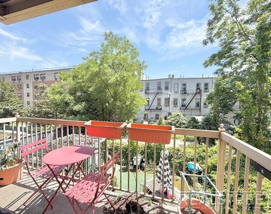 22 Fayette Street - Photo Thumbnail 9