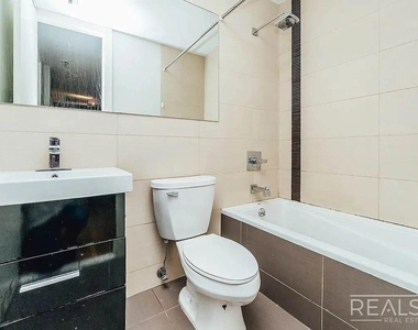 22 Fayette Street - Photo Thumbnail 5