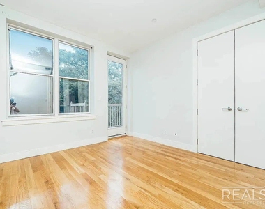 22 Fayette Street - Photo Thumbnail 3