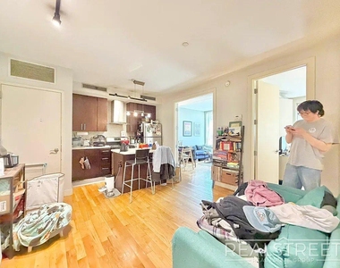 22 Fayette Street - Photo Thumbnail 4
