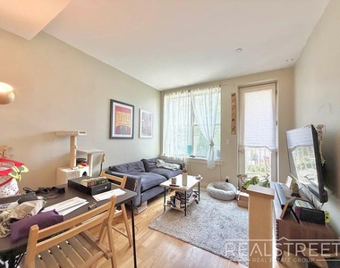 22 Fayette Street - Photo Thumbnail 2