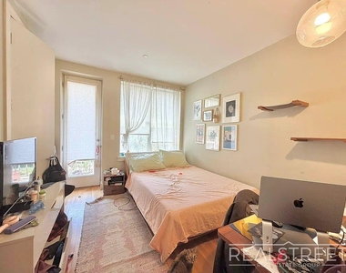 22 Fayette Street - Photo Thumbnail 7