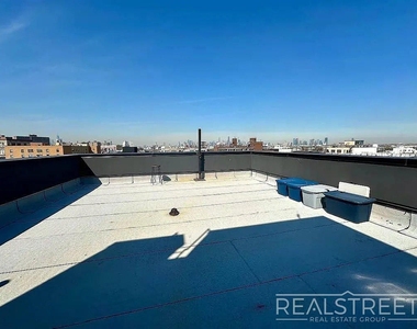 250 Melrose Street - Photo Thumbnail 10