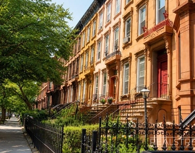 890 Jefferson Avenue - Photo Thumbnail 9
