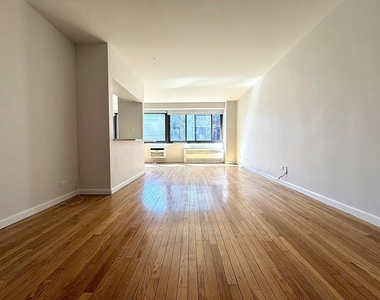 West 97th Street - Photo Thumbnail 7