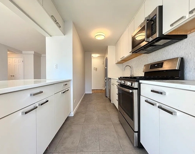 West 97th Street - Photo Thumbnail 1