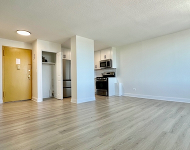 3333 Broadway - Photo Thumbnail 6