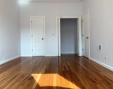 7508 62nd Street - Photo Thumbnail 7
