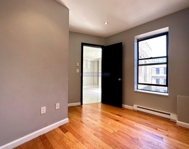 350 Manhattan Avenue - Photo Thumbnail 4