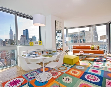West 37th Street - Photo Thumbnail 4