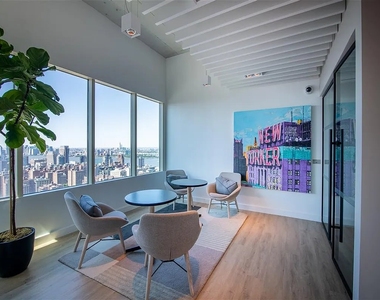 West 33rd Street - Photo Thumbnail 9
