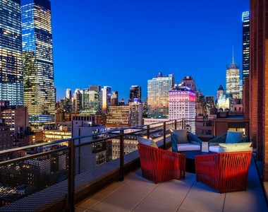 West 28th Street - Photo Thumbnail 11