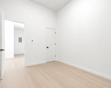 796 McDonald Avenue - Photo Thumbnail 2