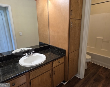 1213 Exley Drive - Photo Thumbnail 10