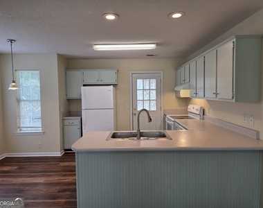 1213 Exley Drive - Photo Thumbnail 3
