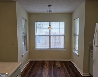1213 Exley Drive - Photo Thumbnail 6
