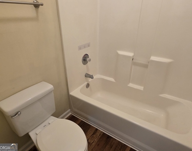 1213 Exley Drive - Photo Thumbnail 11