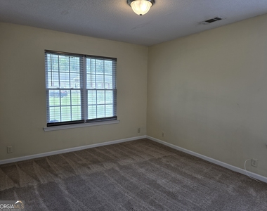1213 Exley Drive - Photo Thumbnail 12