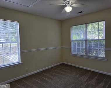 1213 Exley Drive - Photo Thumbnail 8