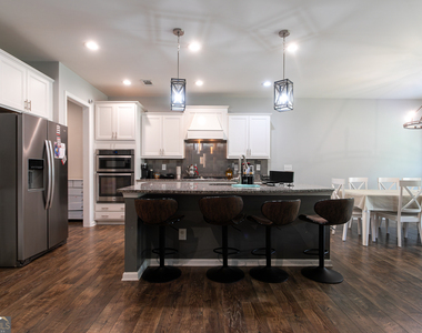 302 Pebblestone Lane - Photo Thumbnail 9