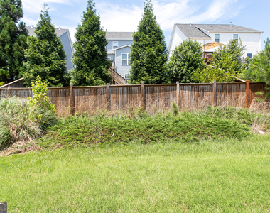 302 Pebblestone Lane - Photo Thumbnail 32