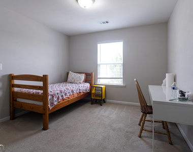 302 Pebblestone Lane - Photo Thumbnail 17