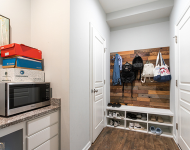 302 Pebblestone Lane - Photo Thumbnail 3
