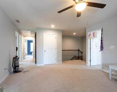 302 Pebblestone Lane - Photo Thumbnail 12