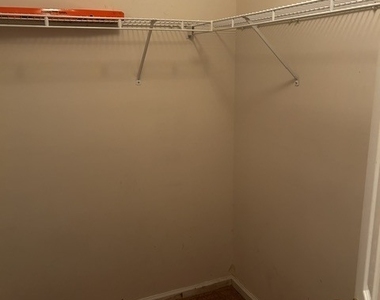 9592 Lakeview Circle - Photo Thumbnail 11
