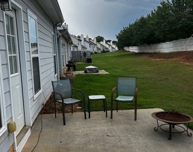 9592 Lakeview Circle - Photo Thumbnail 17
