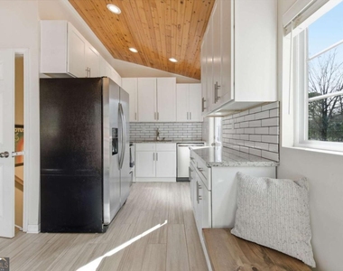 3112 Dove Way - Photo Thumbnail 7