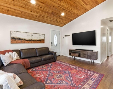 3112 Dove Way - Photo Thumbnail 5