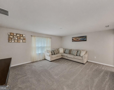 45 Woodford Drive - Photo Thumbnail 17