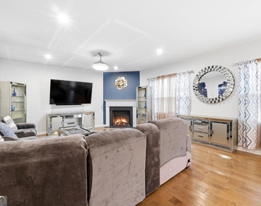 45 Woodford Drive - Photo Thumbnail 5